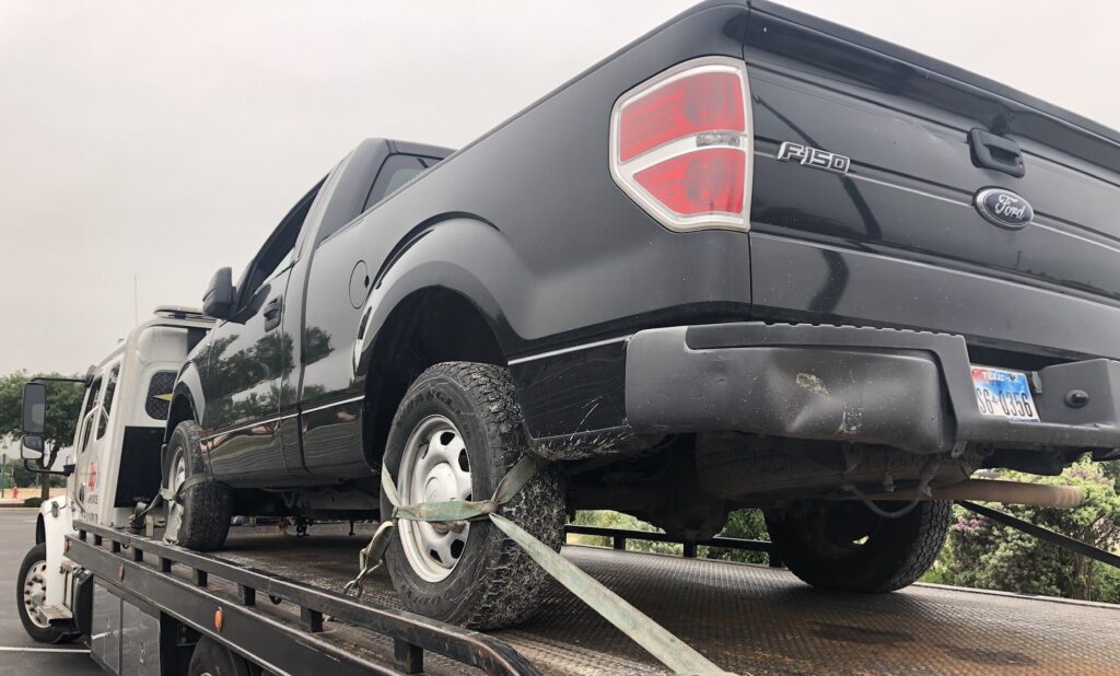 Why Flatbed Towing Service is the Best Option For You?