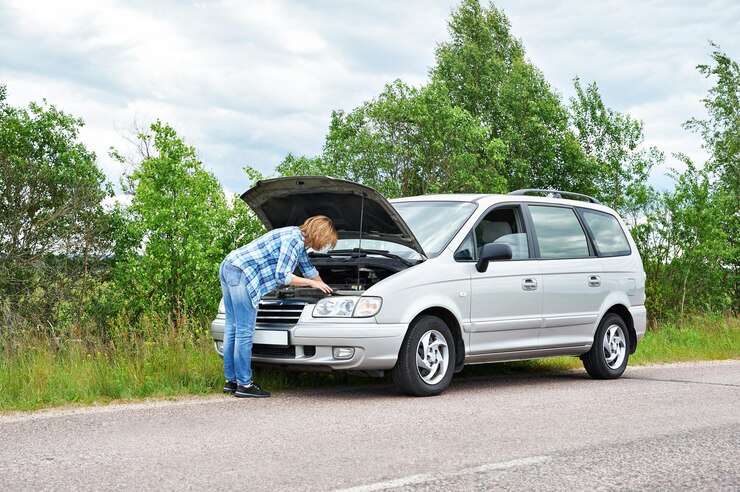 Towing vs Roadside Assistance Memberships: Which is Right?